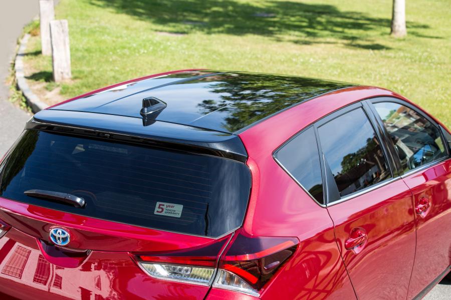 Детали экстерьера Toyota Auris Hybrid GB25 2017 года  (UK) (фото 36 из 46)